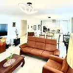 Central Lyss Apartment *