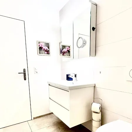 Central Lyss Apartment Apartman