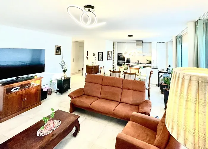 Central Lyss Apartment *