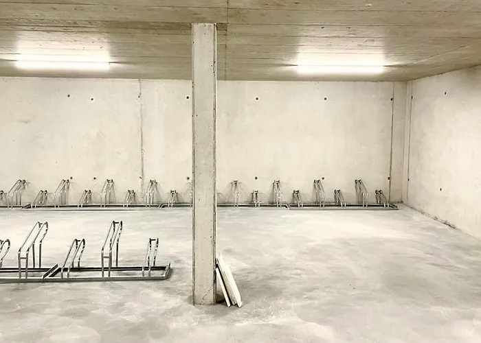 Central Lyss Apartment *