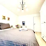Central Lyss Apartment Lejlighed *