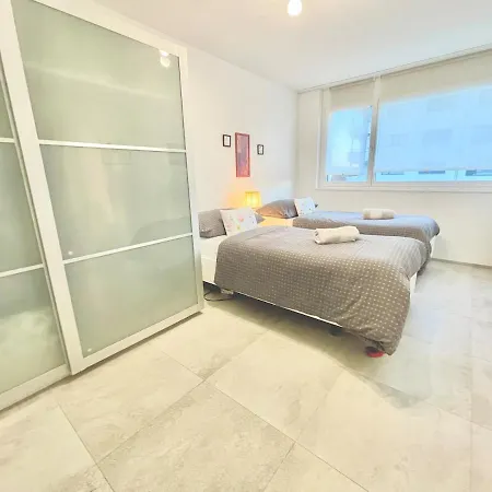 Central Lyss Apartment Lejlighed